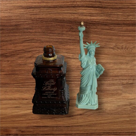 Figure- Statue of Liberty on the Cover of An Empty American Cream Liqueur Bottle - Picture 11 of 13